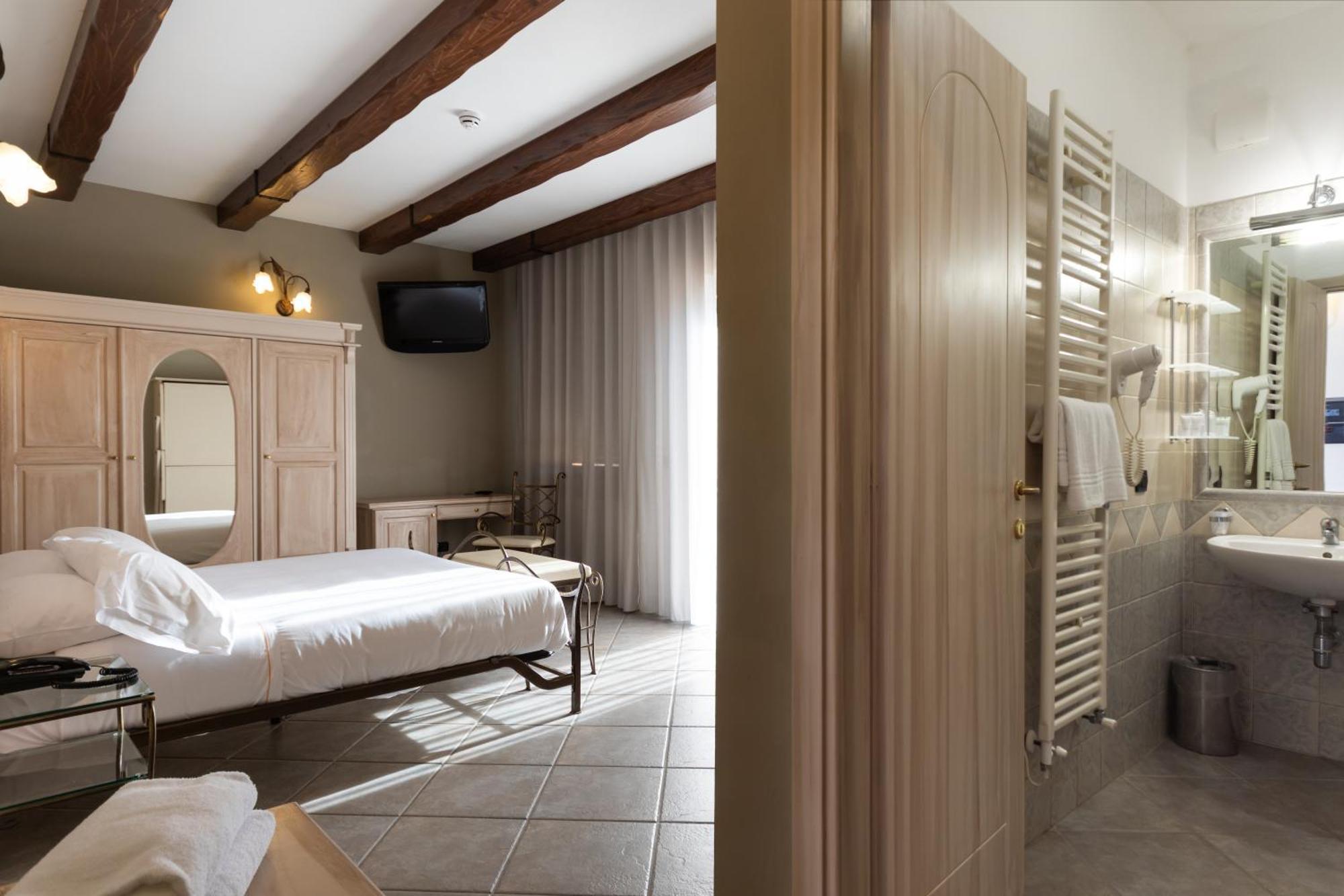 Hotel Don Luis Кастель-ді-Сангро Екстер'єр фото